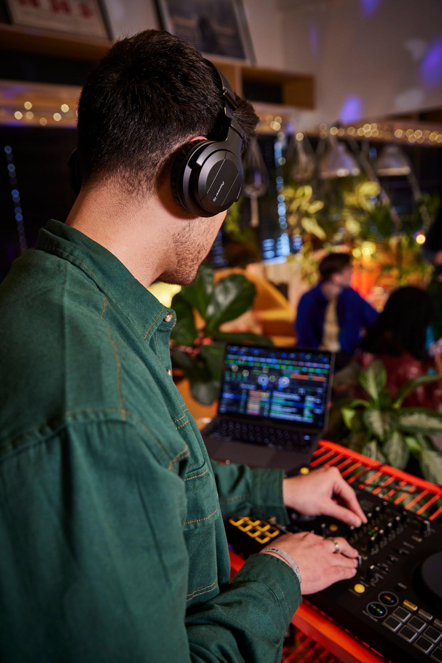 PIONEER DJ DDJ-FLX4 DJ Controller for Rekordbox & Serato