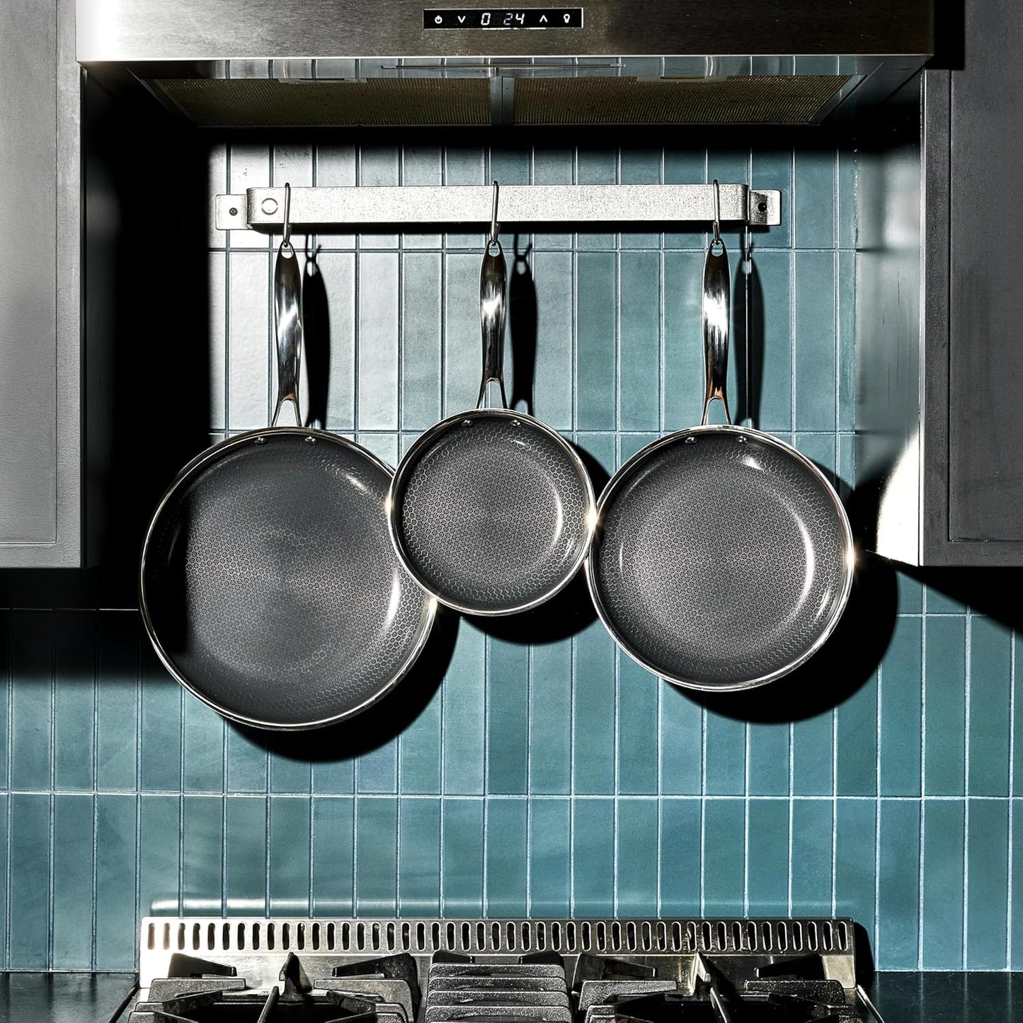 HexClad Hybrid Nonstick 14-Piece Cookware Set, 8", 10", and 12" Pans with Lids, 2, 3, and 8Qt Pots with Lids, and 2 Silicone Trivets, Stay-Cool Handles, Dishwasher and Oven-Safe, Induction Ready