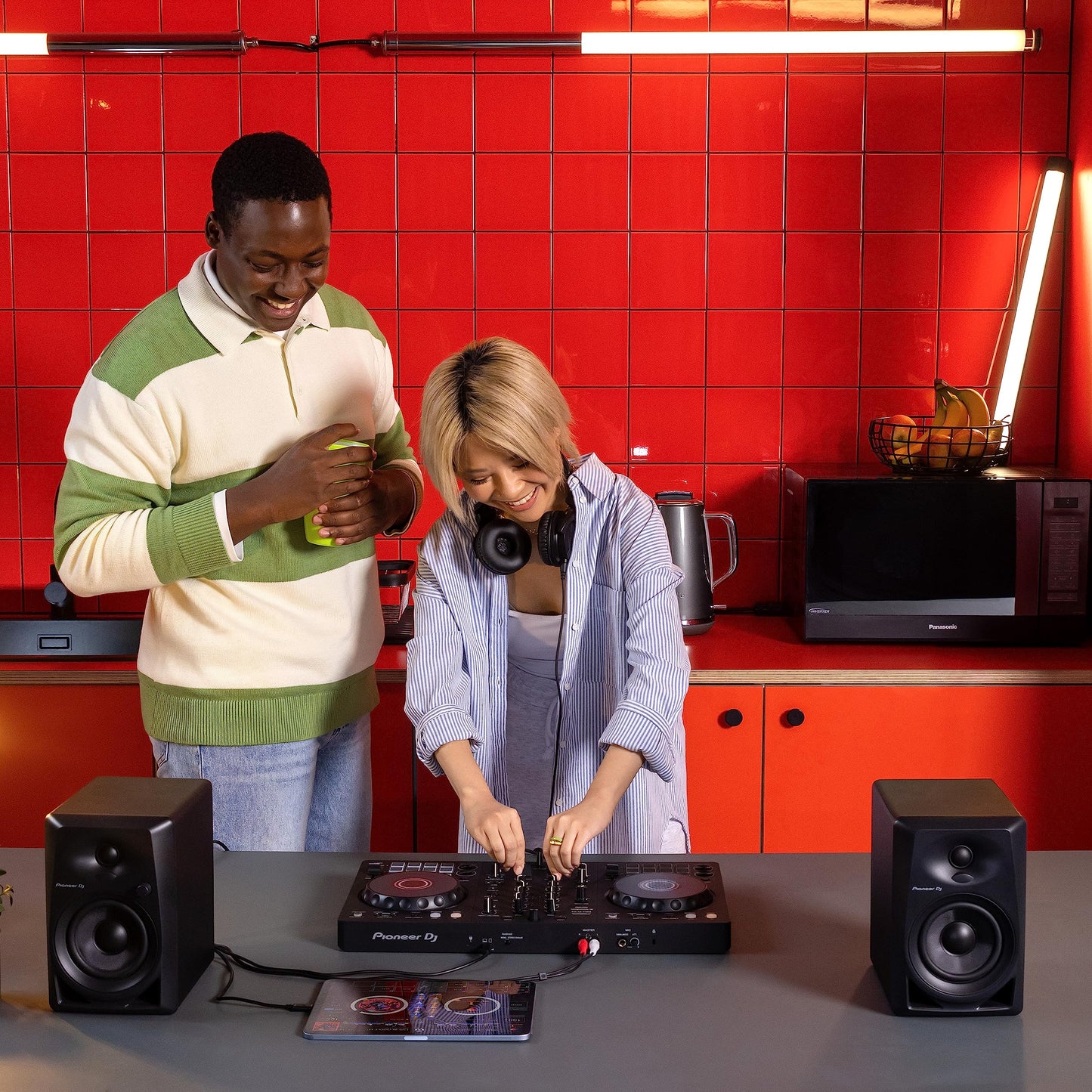 PIONEER DJ DDJ-FLX4 DJ Controller for Rekordbox & Serato
