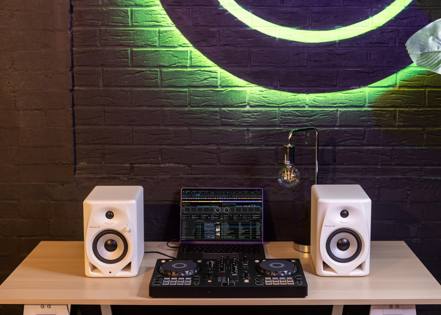 PIONEER DJ DDJ-FLX4 DJ Controller for Rekordbox & Serato