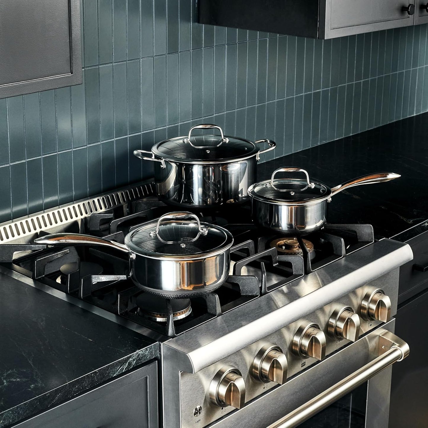 HexClad Hybrid Nonstick 18-Piece Cookware Set, 2, 3, and 8Qt Pots with Lids, 2 Silicone Trivets, 8", 10", and 12" Pans with Lids, 7Qt Chicken Fryer with Lid, and 14" Wok with Lid, Stay-Cool Handles