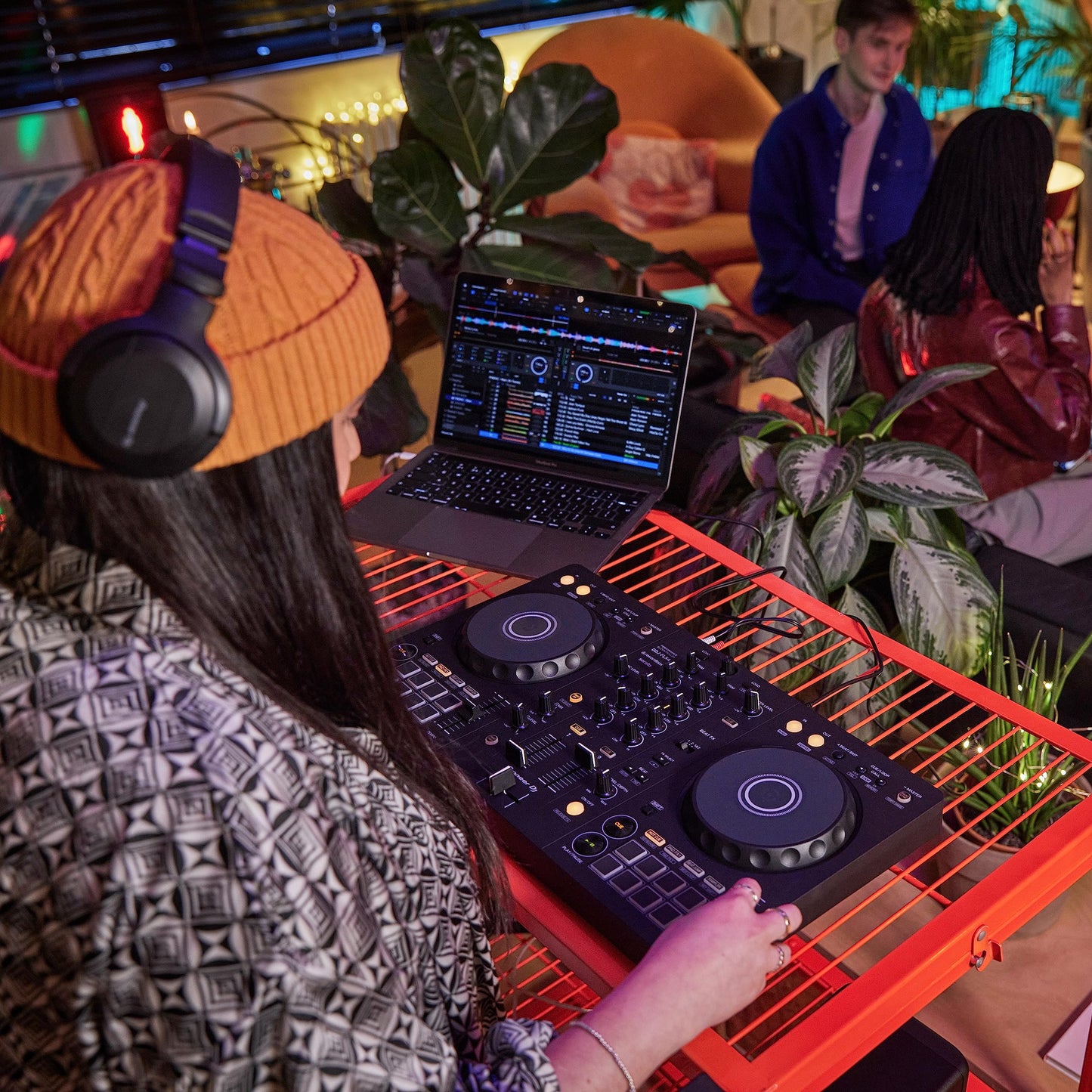 PIONEER DJ DDJ-FLX4 DJ Controller for Rekordbox & Serato