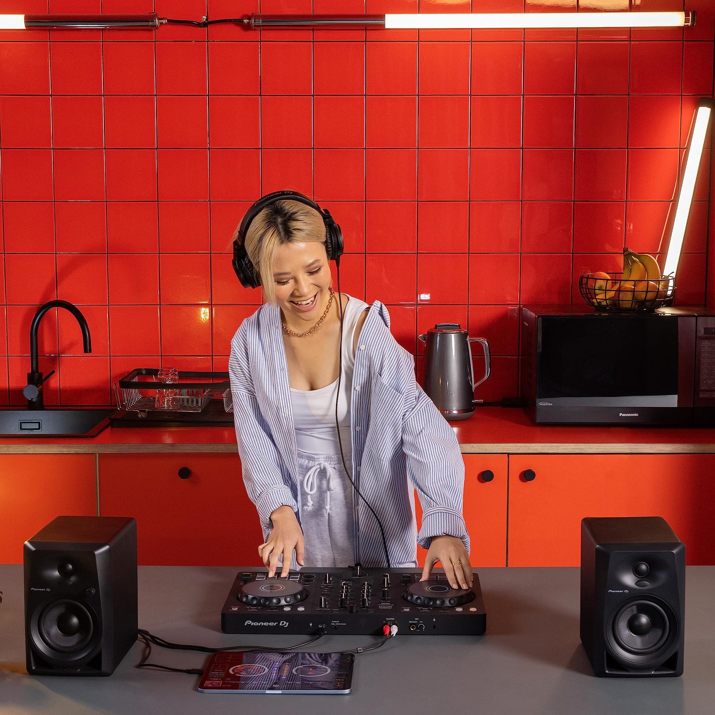 PIONEER DJ DDJ-FLX4 DJ Controller for Rekordbox & Serato