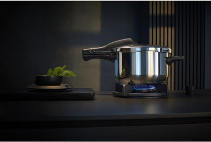 WMF Perfect – Quick Cooker Ø 22 cm Diameter of 8 Litres and a Medium, Cromargan Stainless Steel for Induction